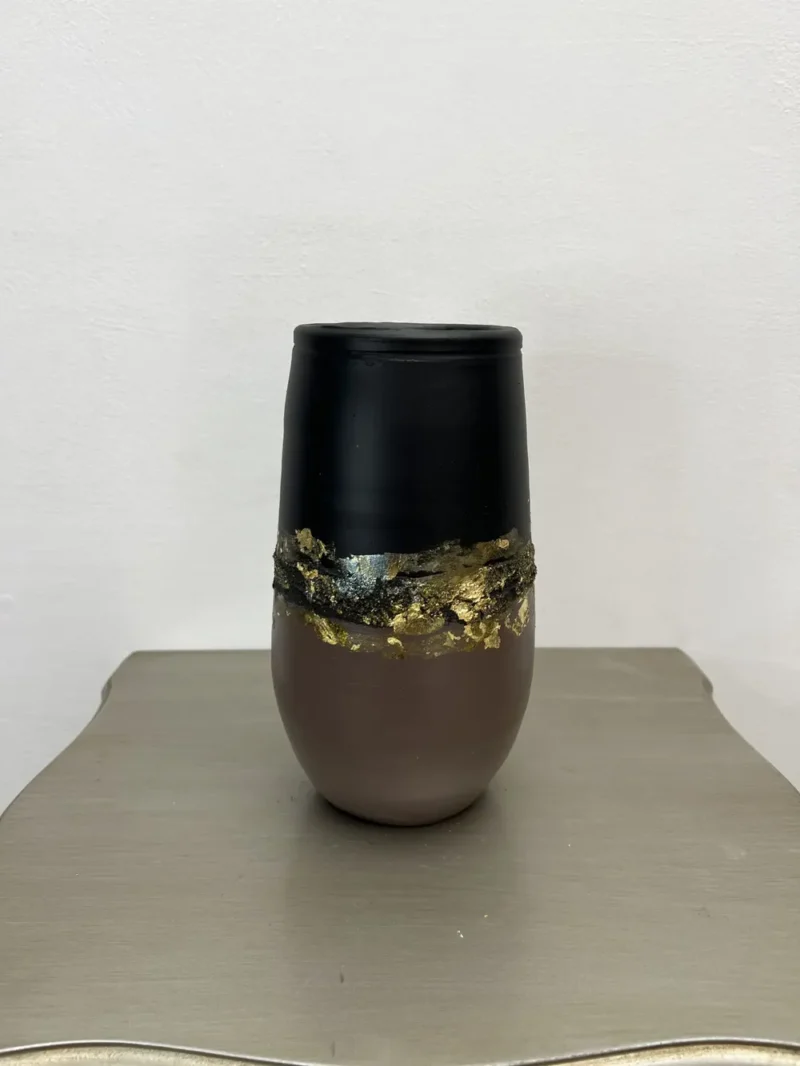 vaza moderna ceramica marginea