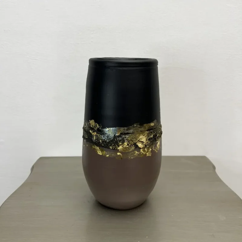 vaza moderna ceramica marginea
