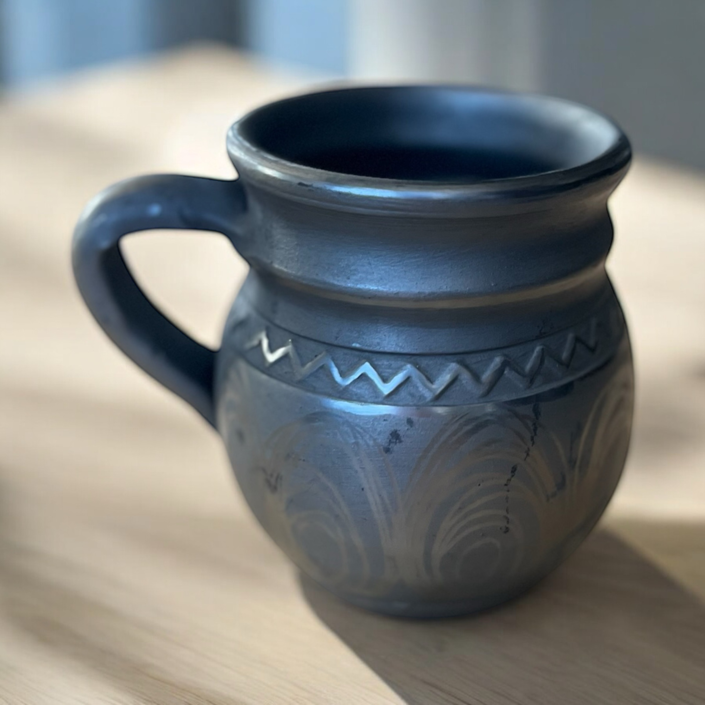 Cană ceramică neagră